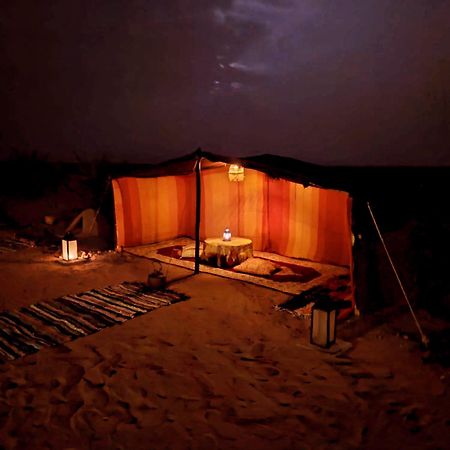 Camp Familia Erg Chebbi Hotel Merzouga Bagian luar foto