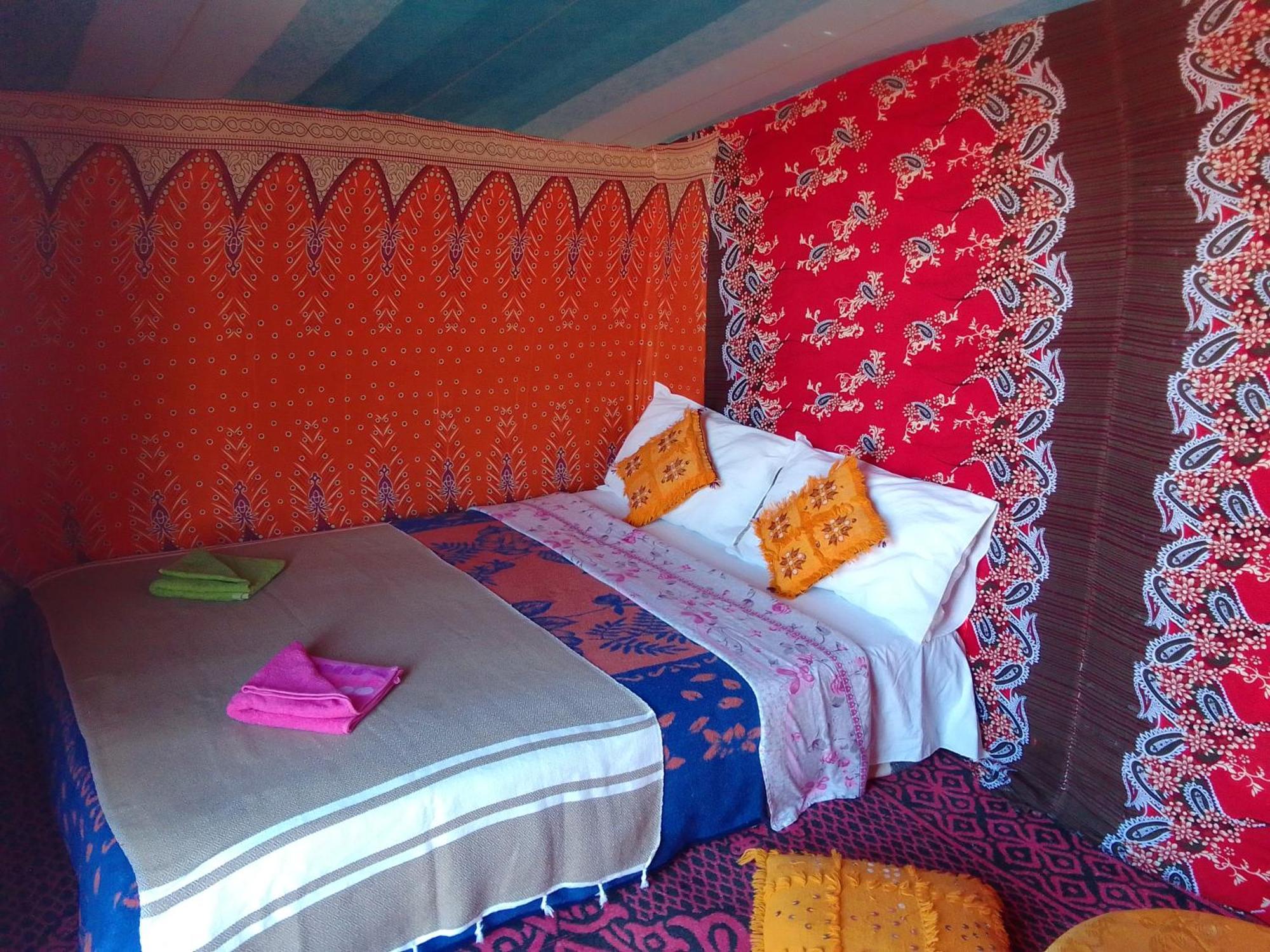 Camp Familia Erg Chebbi Hotel Merzouga Bagian luar foto