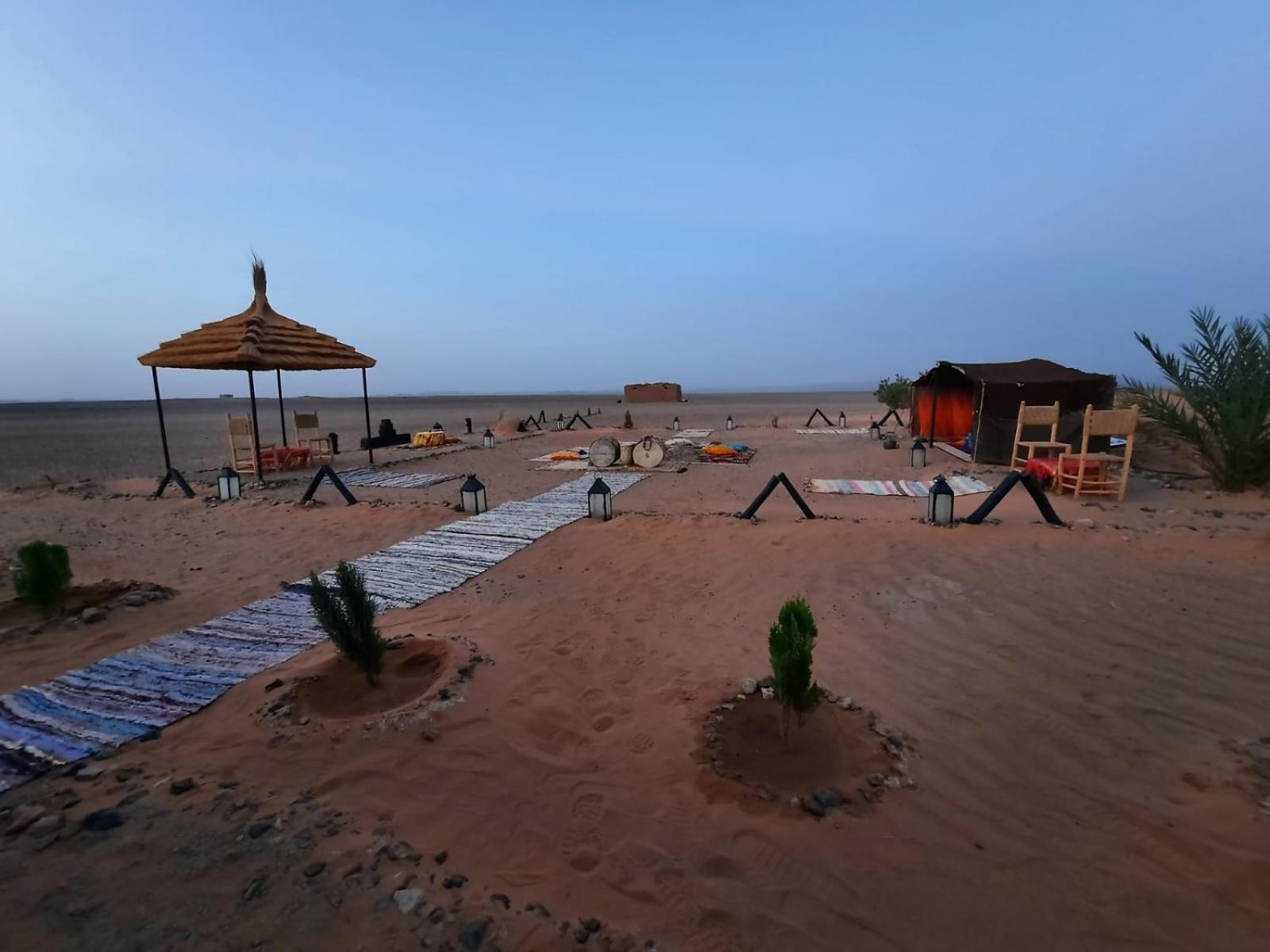 Camp Familia Erg Chebbi Hotel Merzouga Bagian luar foto