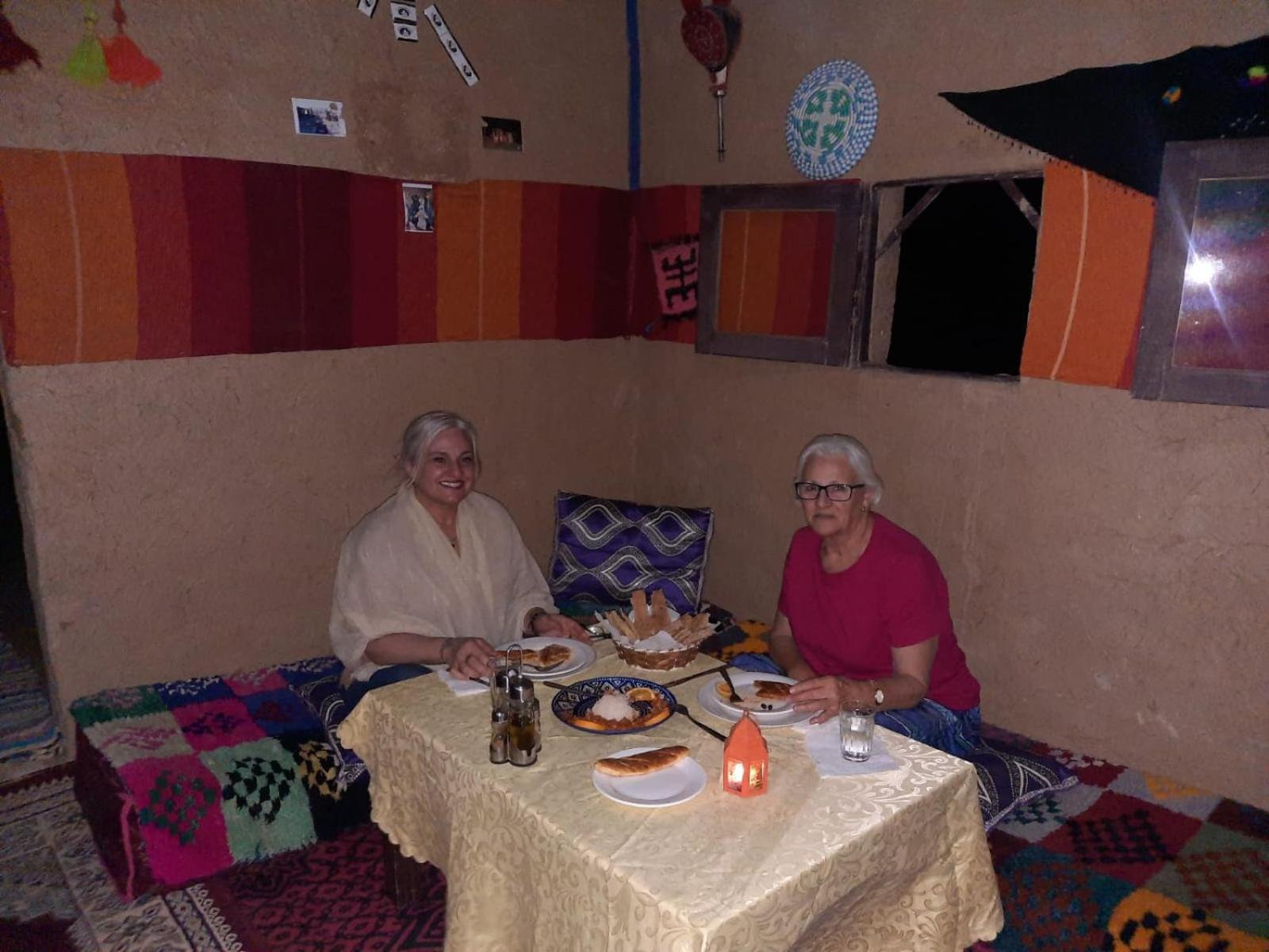 Camp Familia Erg Chebbi Hotel Merzouga Bagian luar foto
