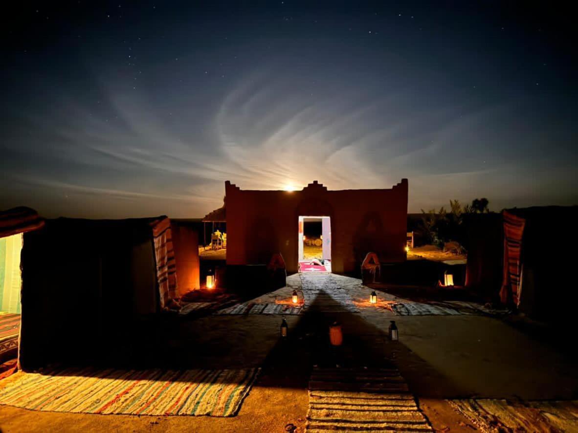 Camp Familia Erg Chebbi Hotel Merzouga Bagian luar foto